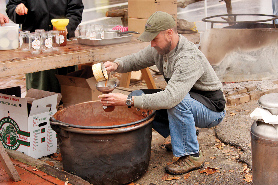 Apple Butter Stirrin’ Festival Historic Roscoe Village Ohio's Amish