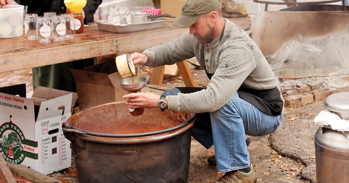 Apple Butter Stirrin’ Festival Historic Roscoe Village Ohio's Amish