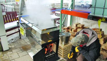 https://ohiosamishcountry.com/images/articles/maple-syrup-cooking-demo-at-the-ashery-is-a-sweet-reason-to-visit/_recentStories/11545/ACS-Main_Making-Maple-Syrup.jpg