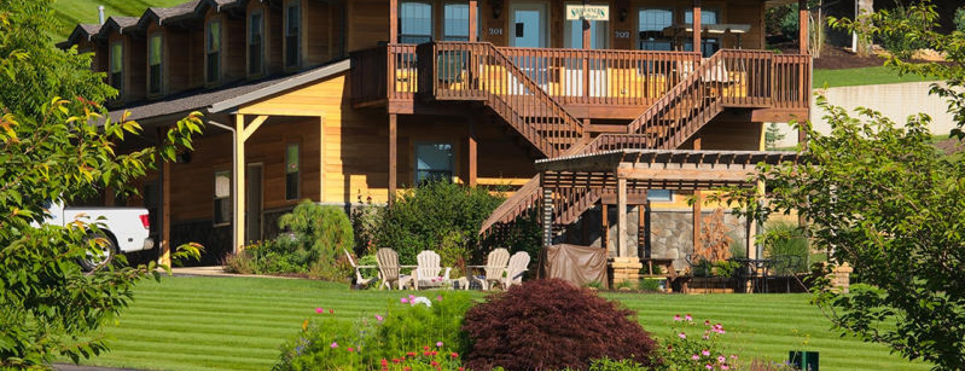 Sojourner S Lodge Log Cabin Suites Ohio S Amish Country