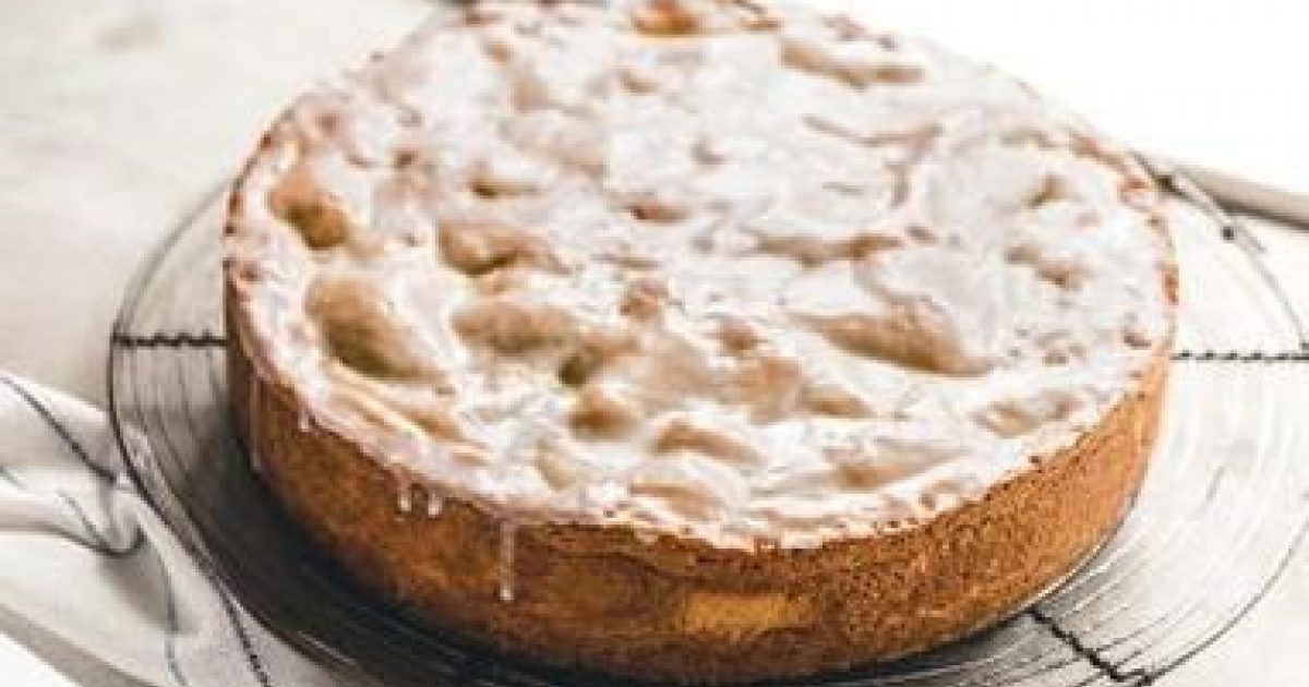 Glazed Apple Cake (Gedeckter Apfelkuchen) | Ohio's Amish Country